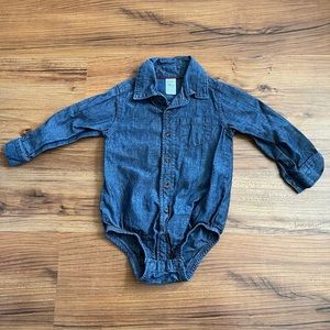 Carter’s denim style button up onesie 18m